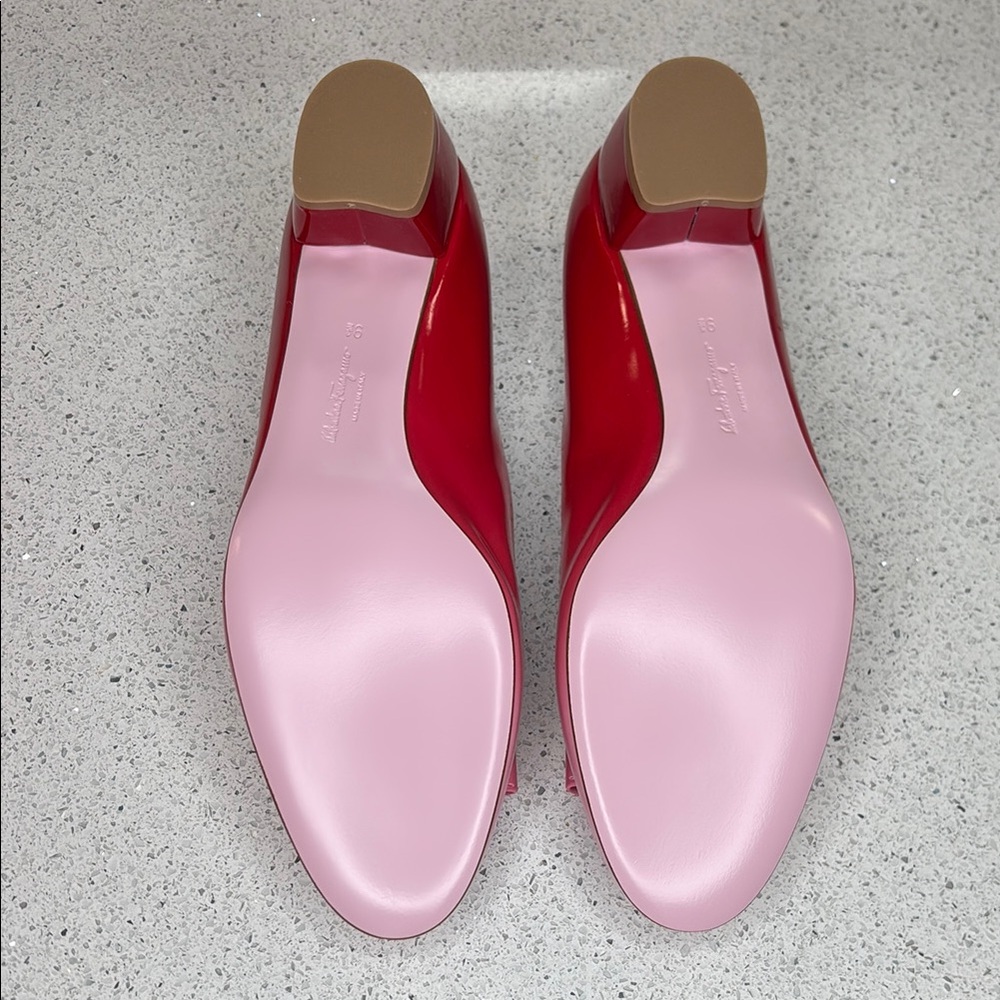 Salvatore Ferragamo Bubble Gum Pink Vara Degr 2.0cm Bow Patent Leather NWT - Picture 5 of 6